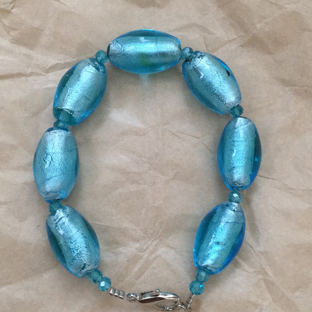 💥FREE SHIPPING on 2 or more items Statement💙Bracelet💥NWOT